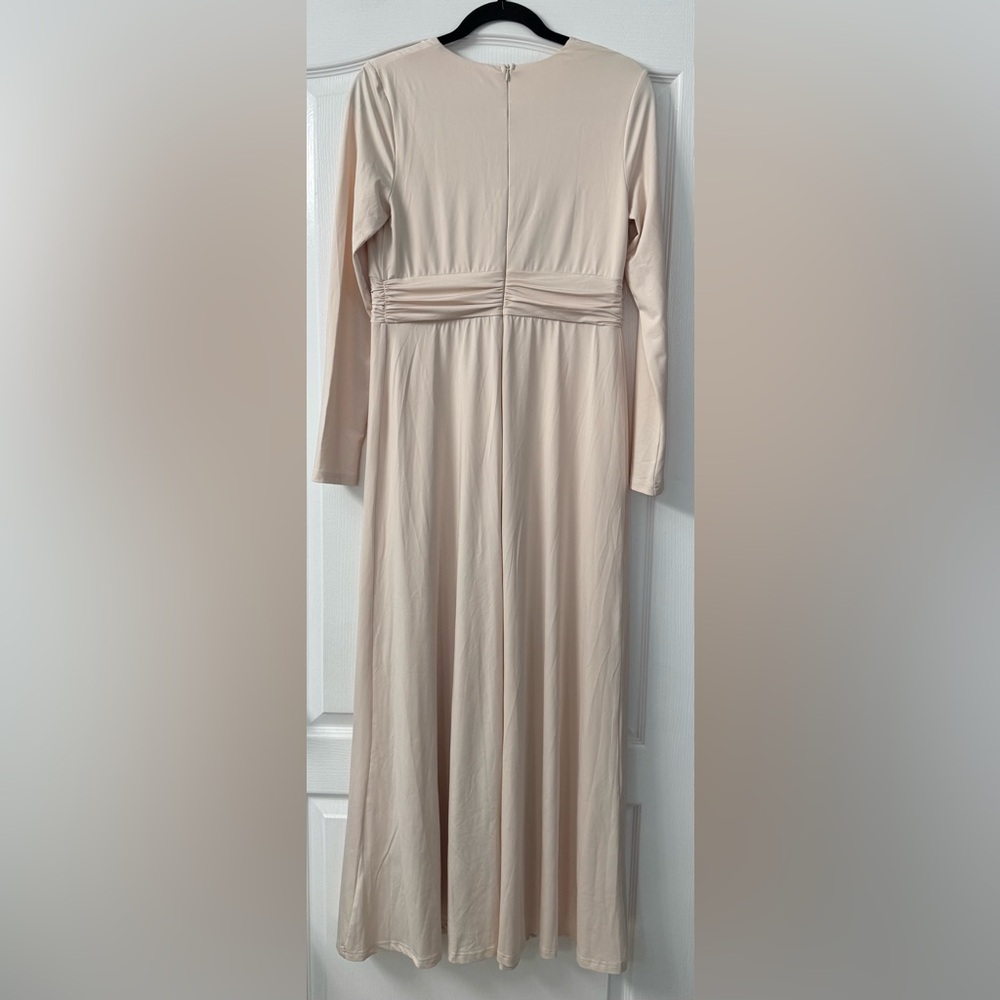 Elegant Cream Long Sleeve Stretchy Maxi Dress with a Slit - Picture 6 of 12